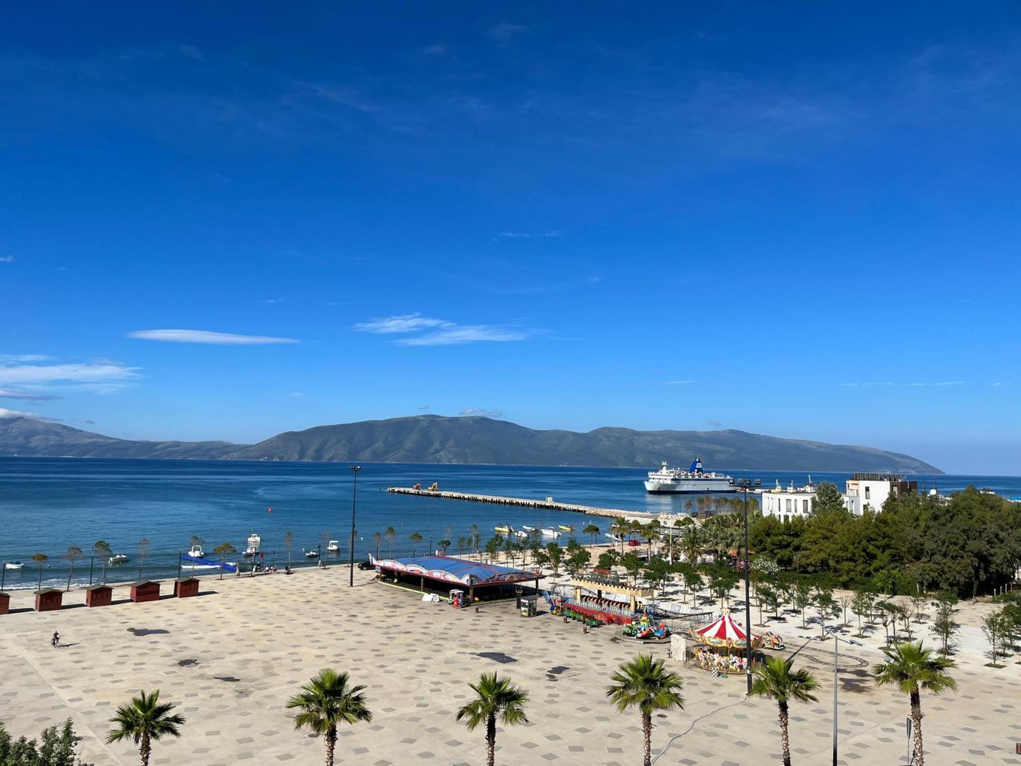 Sea View Apartment Vlorë Екстериор снимка