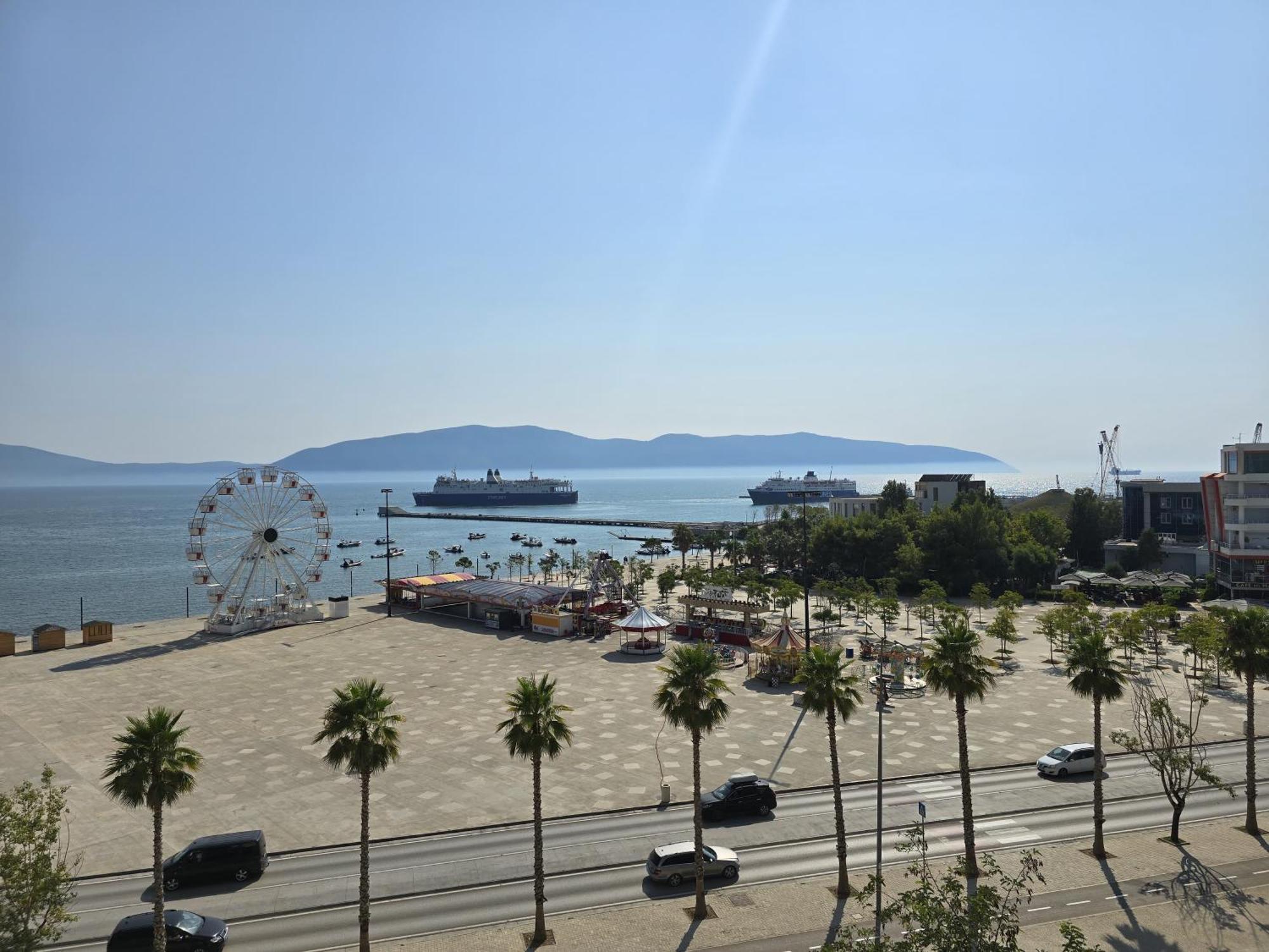 Sea View Apartment Vlorë Екстериор снимка